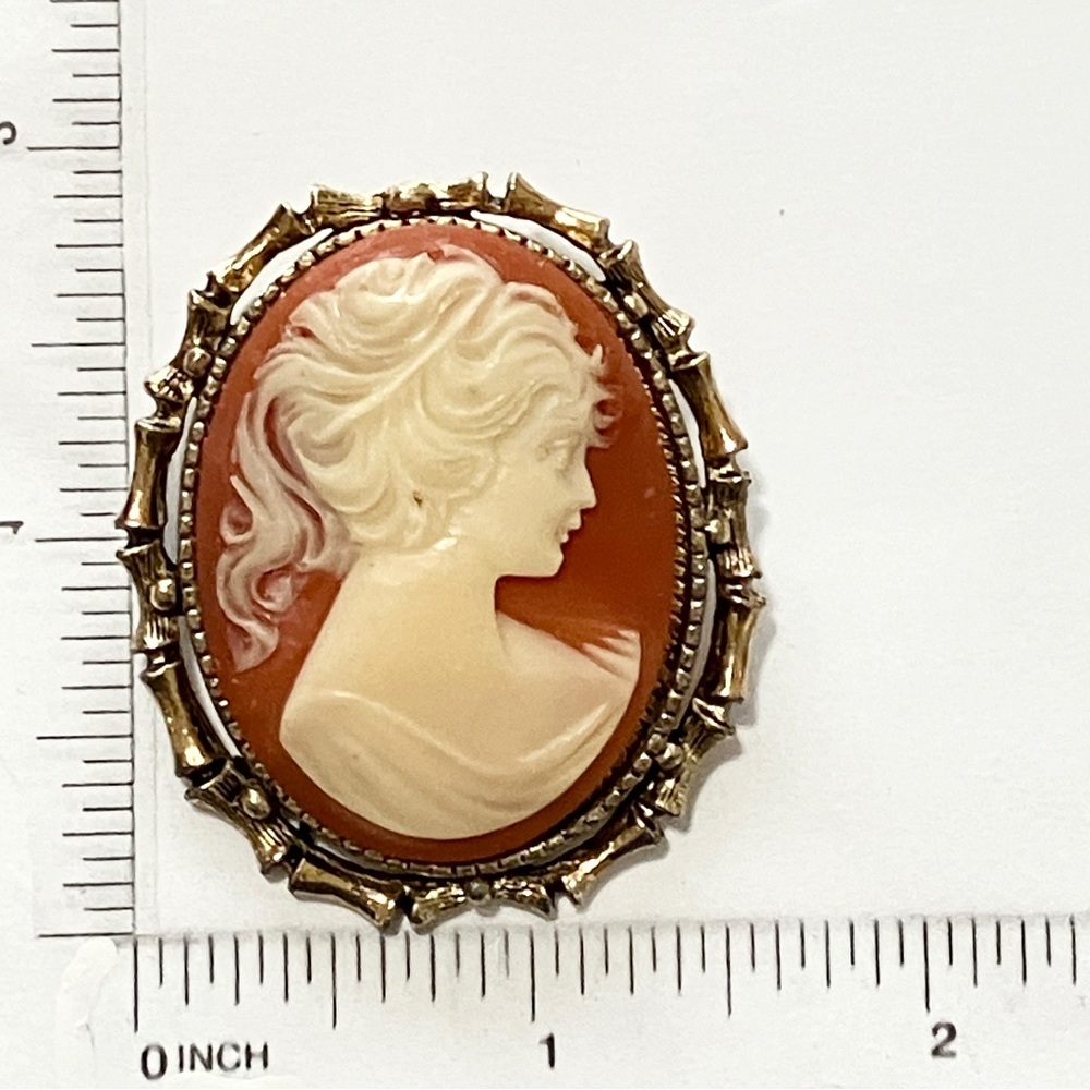 Vintage Cameo Brooch in Gold Colored Mounting - Picture 5 of 5